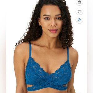 Adore Me Blue Lace Bra with Adjustable Straps
Size 3X